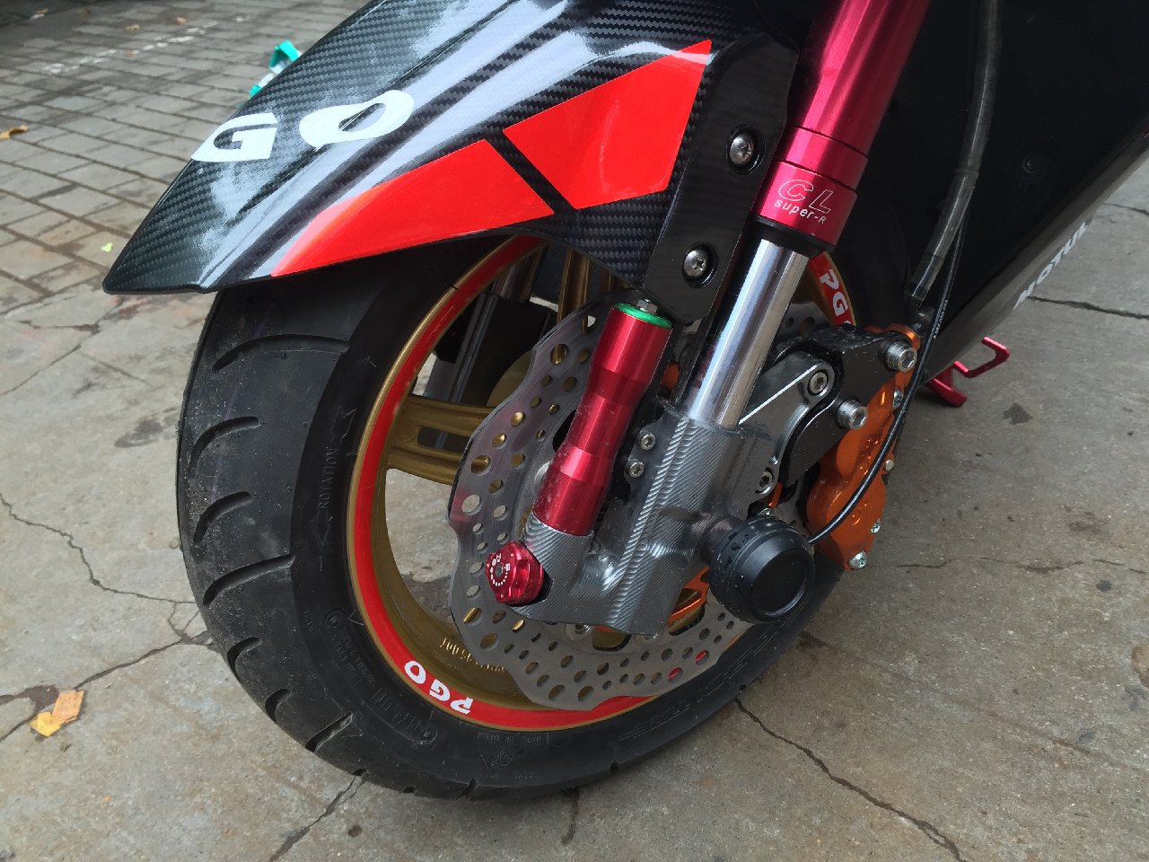 优惠大酬宾：单车贴满30元全国包邮，拍满30元以上系统自动会免除运费，默认发中通快递（指定发其它快递的除了江浙沪客户，一律补齐运费发货）