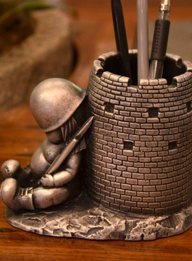 中国风创意覆古大兵炮楼笔筒毕业同学个性生日礼品办公桌摆件饰品