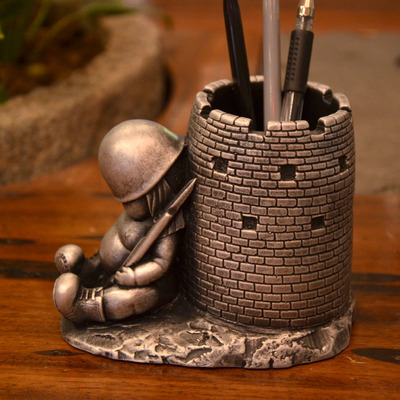 中国风创意覆古大兵炮楼笔筒毕业同学个性生日礼品办公桌摆件饰品