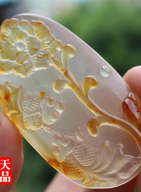 俏色冰彩玉髓玛瑙小金鱼挂件吊坠