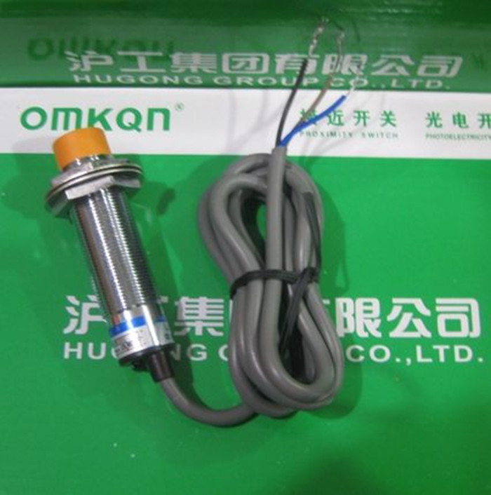 特价正品沪工电容式接近开关LJC18A3-B-Z/BY直流PNP常开M18传感器