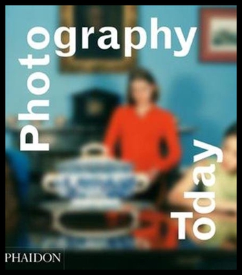 【预售】In the Moment, A History of Contempora