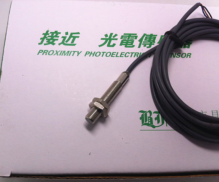 全新m4m5m6微型金属接近开关传感器 电感式感应器npn pnp三线24v