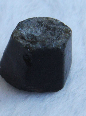 六柱体 35.15ct天然蓝宝石毛料原石