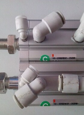 二手原装SMC气缸 10-CDQ2B32-25DM 实图 包好