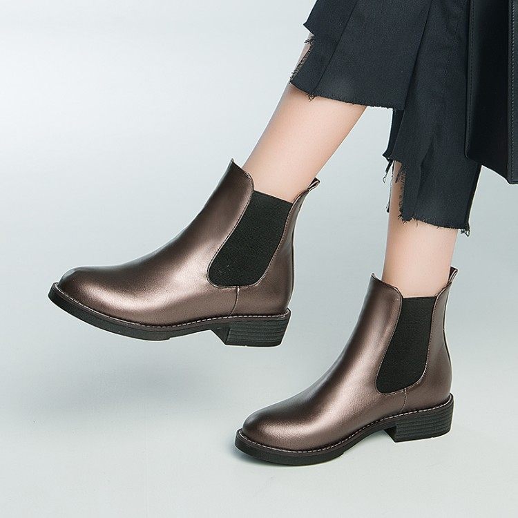 切尔西靴枪色白色靴子低跟短靴松紧马丁靴学生鞋休闲大码女靴 an