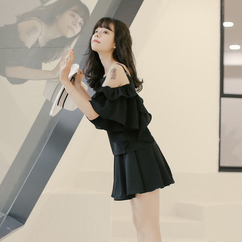 时尚露肩吊带高腰连衣裙套装