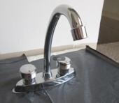 陶瓷面盆 洗脸盆 厨房 冷热水龙头 铜水龙头 双把双孔面盆坐式