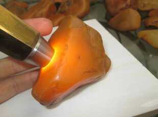 天然黄蜡石冻料石农价 黄蜡石原石鱼缸观赏造景乌龟晒背石