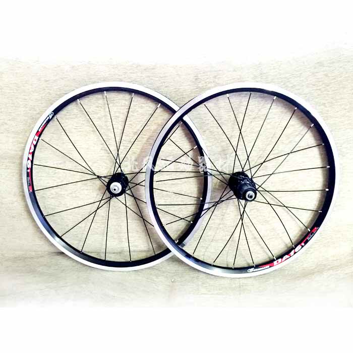 Roues de vélo cyclisme sur route - Ref 2381056 Image 1