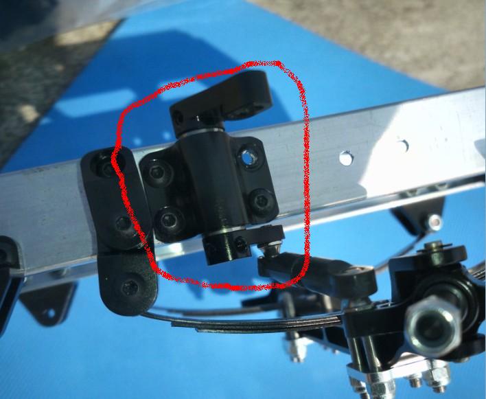 就主图中红线圈起来的一套。不连转向球头。