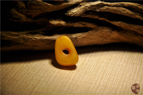 纯天然吊坠平安扣老蜜蜡饼子