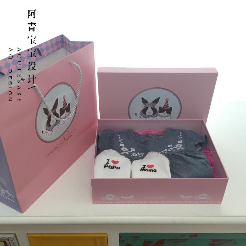 Coffret cadeau pour nouveau-né - Vêtements + Fournitures - Ref 1976862 Image 1