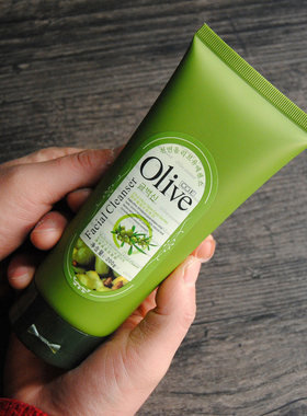 olive补水滋润清爽保湿洗面奶