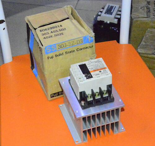 SS303-3Z-D3 固态继电器富士SSR 固态继电器30A AC240V 全新