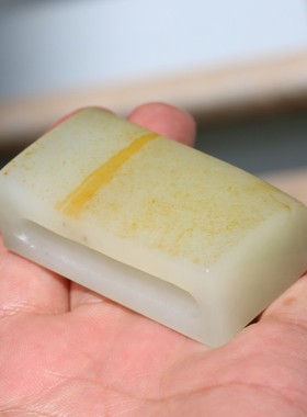 撒金皮雕件玉石皮带扣和田玉籽料