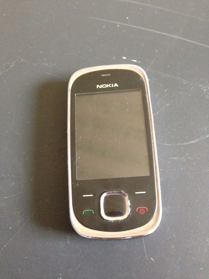 Nokia/ŵ»ùÑÇ 7230¾µä»¬¸Ç±¸ÓûúÀÏÈË»ú´ó×ÖÌå