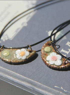 不规则文艺风花朵复古色皮质吊坠