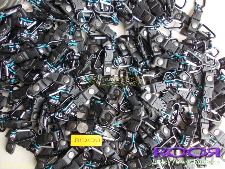 批发2件起，运费协商！！！【美国 Duraflex 多耐福 原装扣具 钥匙扣 【韩国EXR品牌】 多耐福扣具，世界知名登山背包、装备之塑料配件品牌，于美国成立20多年后，现生产、销售点分布世界各地。 拆了带子 取出1对扣具Diy其他用途非常不错 头层牛皮 四合扣 全新库存品】