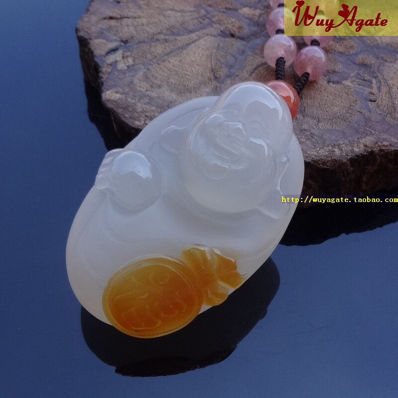 马料纯天然原色无烧俏色雕福字玉髓玛瑙弥勒佛吊坠女款笑佛公挂件