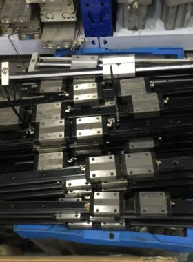 日本进口直线导轨THK HSR20黑色导轨滑块760至1060mm成色新