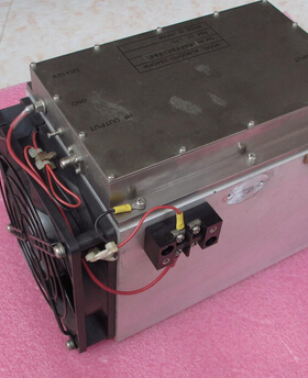 R&K 10-1000MHz 30dB 40dBm 10W SMA 射频微波宽带功率放大器