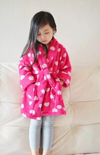 外贸女童女宝宝柔软保暖睡袍珊瑚绒甜美爱心睡衣家居服转行清货