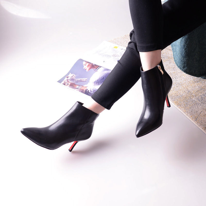 VDVC尖头胎牛皮显瘦细高跟短靴