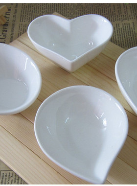 白色陶瓷味碟酱油碟家居调味沾蘸水碟火锅味碟梨形碟桃心碟子
