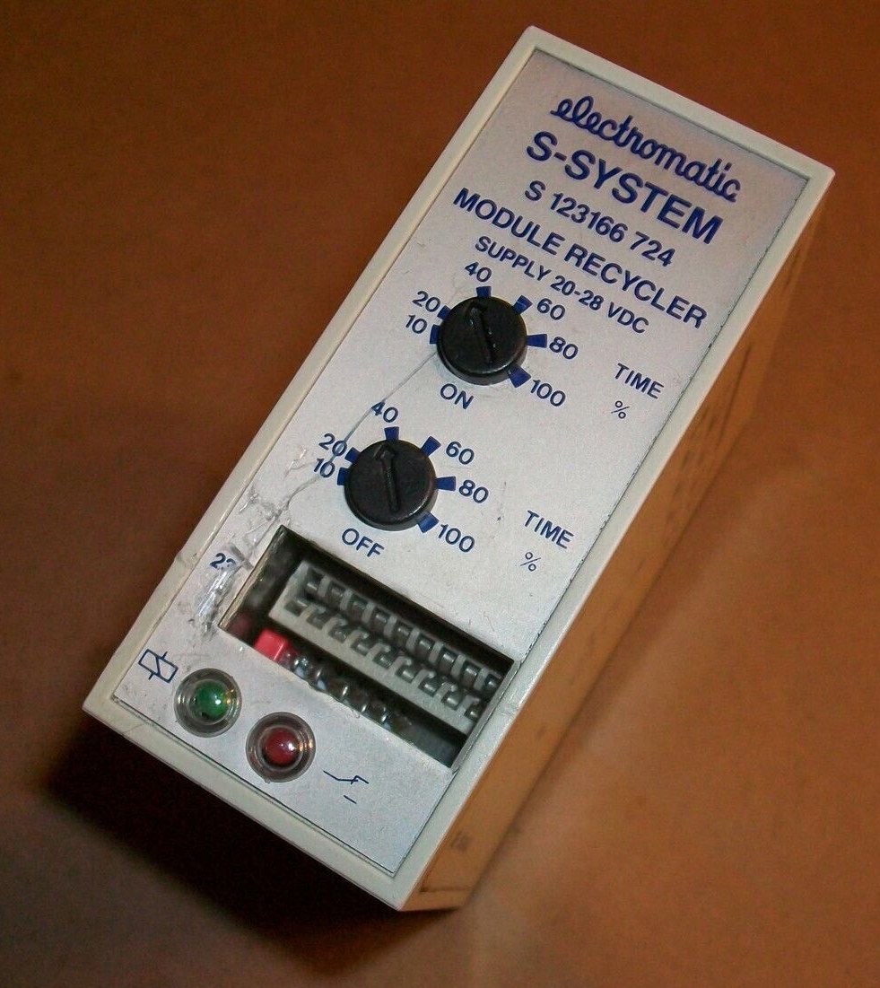 S123166230时间继电器佳乐