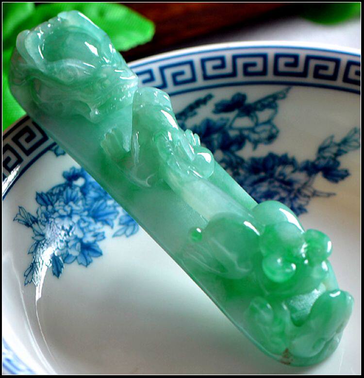 【天然翡翠A货附证书】老坑阳绿玉貔貅复古龙勾挂件特价结缘