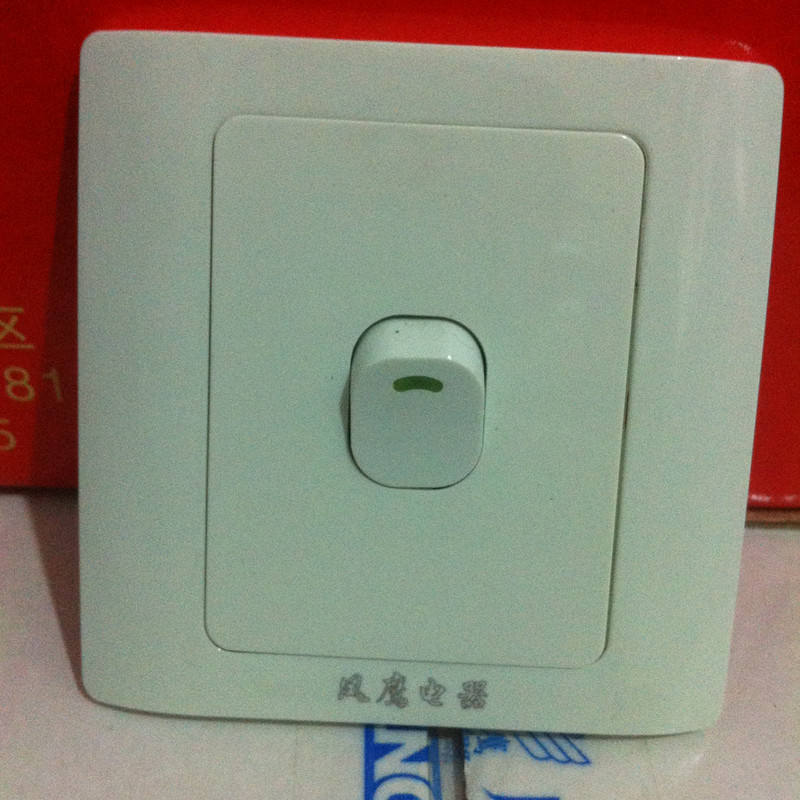 工程款工程開關(guān)插座面板雅白86二合一阻燃一開聯(lián)單控開關(guān)廠家直銷
