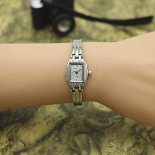 海达手表长方形银色带钻手链表迷你复古石英表库存全新