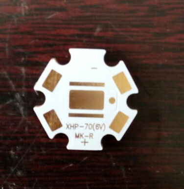新xhp70和mkr灯珠通用热电分离铜基板，全紫铜焊盘镀金，国际技术