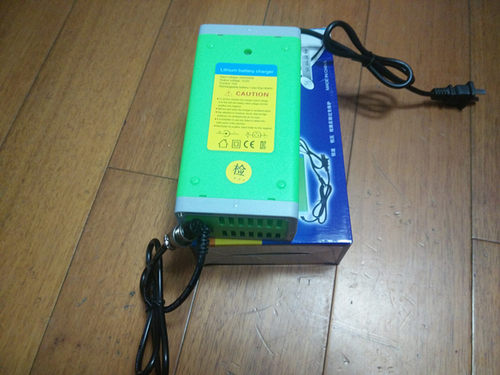 12v锂电池充电器 3串锂电池电池充电器 12.6v充电器