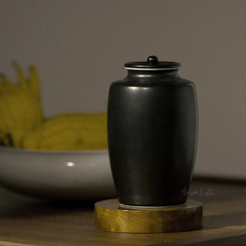春山玉品 谷雨金刚黑日式茶叶罐 手工茶器 景德镇陶瓷高温颜色釉