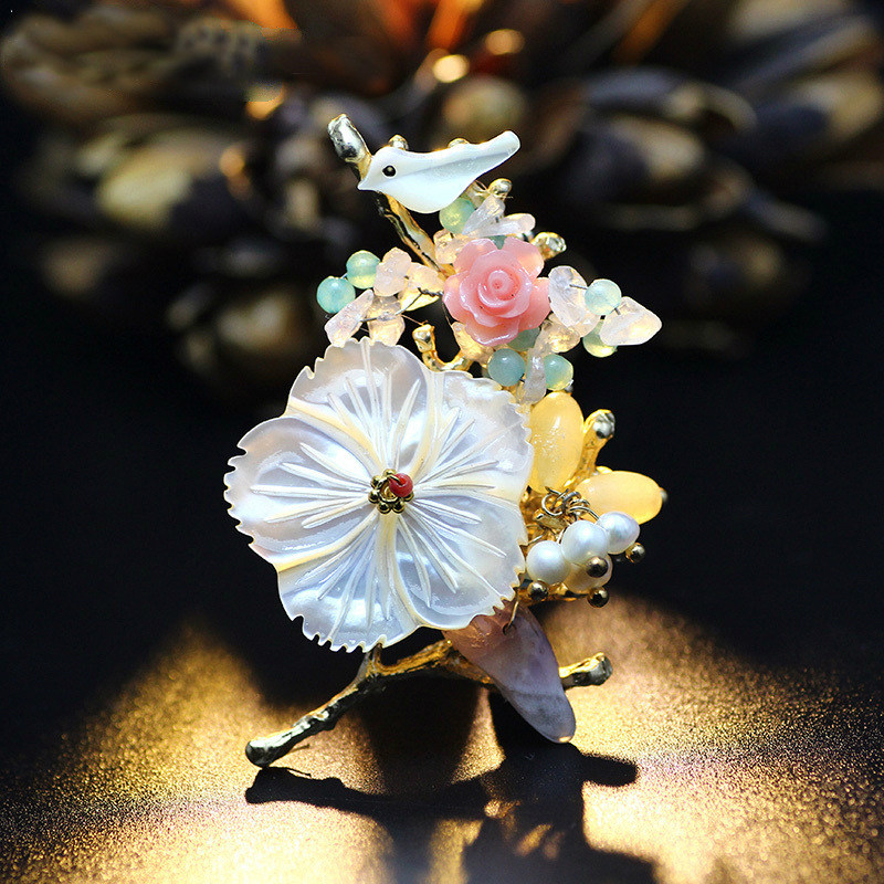 珍珠水晶贝壳胸针女韩国时尚高档胸花配饰别针西装复古手工