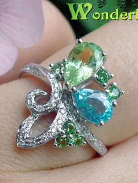 天然无优化蓝色帕拉伊巴色磷灰石+沙弗莱绿色石榴石戒指18K现货