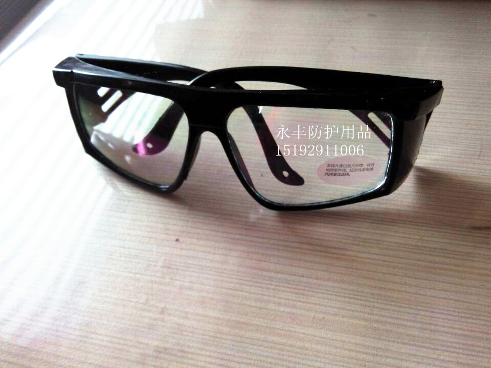 批发劳保电焊护目镜防紫外线眼镜气焊氩弧焊眼镜防强光墨镜平光