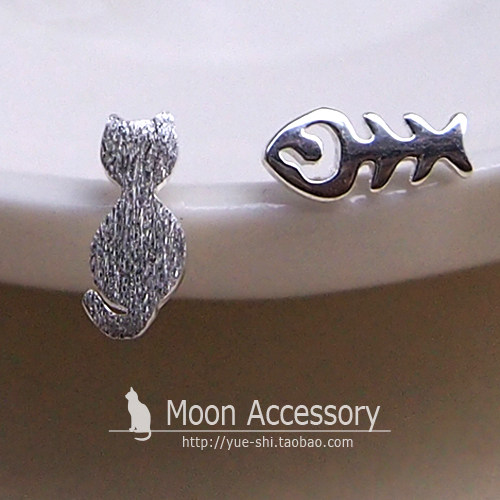 可爱猫咪和鱼骨不对称耳钉女 925纯银磨砂迷你耳环睡觉不用摘