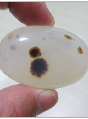 天然水草玛瑙石吊坠：水草人。水草清晰 酷似人物形象 换季清仓