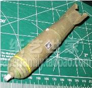 需自制！70308 美国机载武器空地导弹 CBU-58D长约15厘米3D纸模型