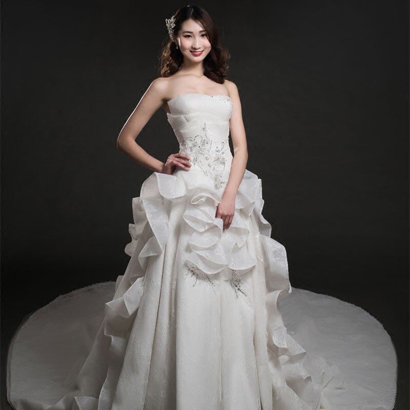 宫廷露背抹胸型无袖立体剪裁长拖尾婚纱出租 大连索菲娅礼服租赁