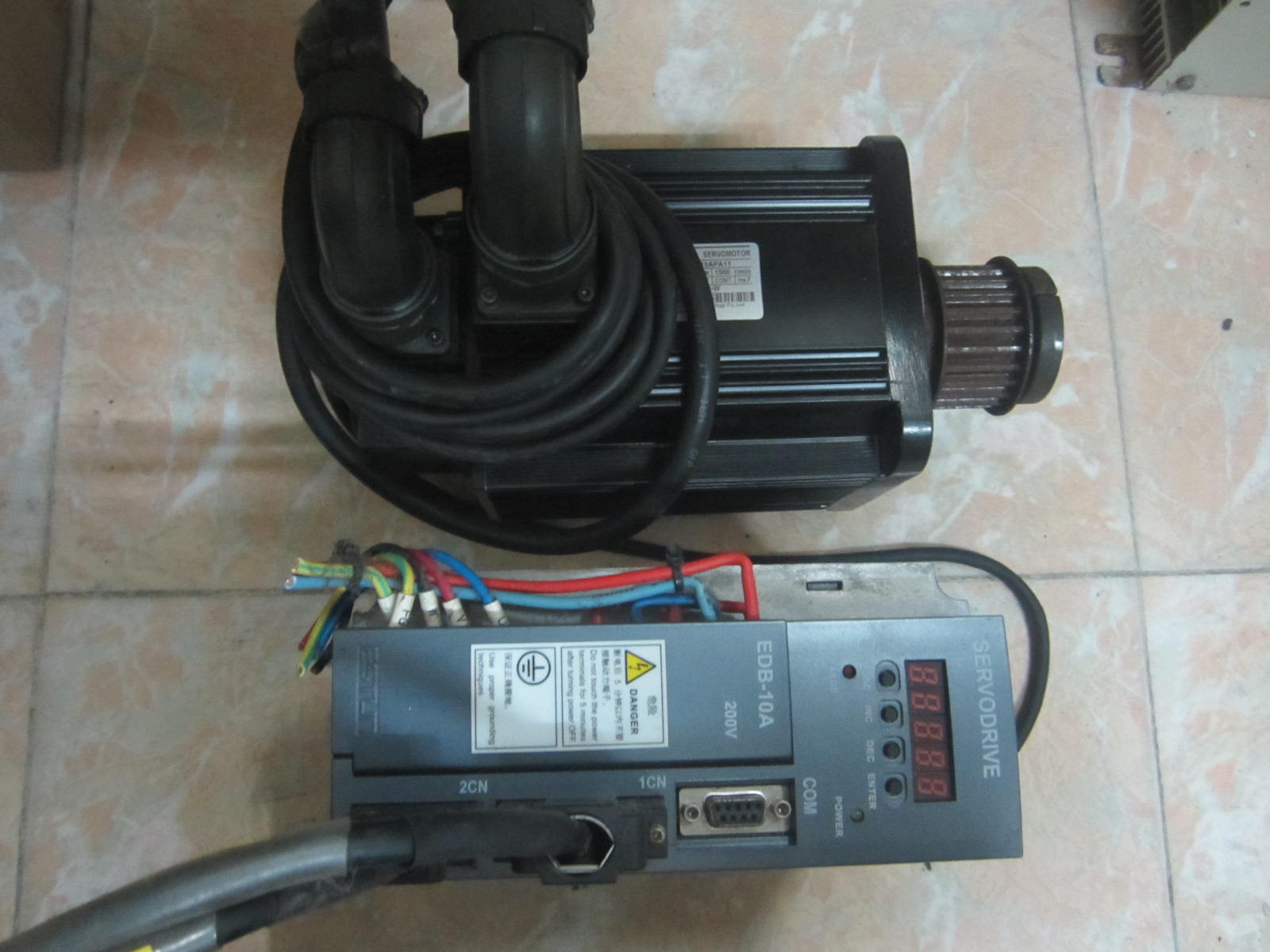 EDB-10A  EDB-10APA-H  EML-10APA11 伺服器 加 电机 一套 ESTUN 埃斯顿 现货 直接拍