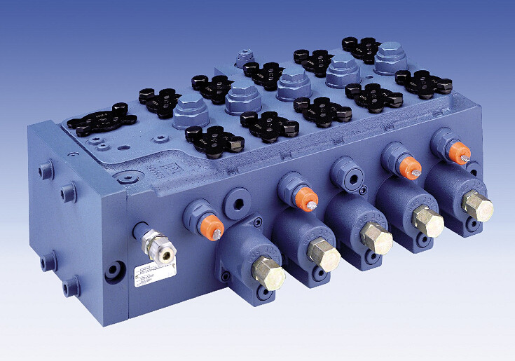 旋挖钻机配件力士乐m7-1760-30/5m7多路阀