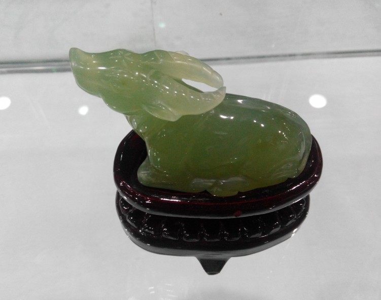 岫玉玉石玉牛摆件岫玉玉雕生肖牛立体雕刻牛气十足小摆件可做茶宠 - 实物图