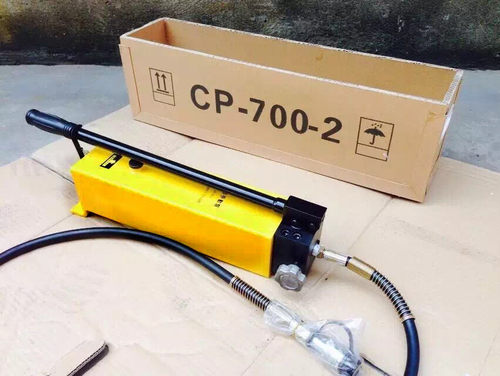 手动液压泵CP-700-2脚踏式手动油泵分离式铜排加工机液压工具
