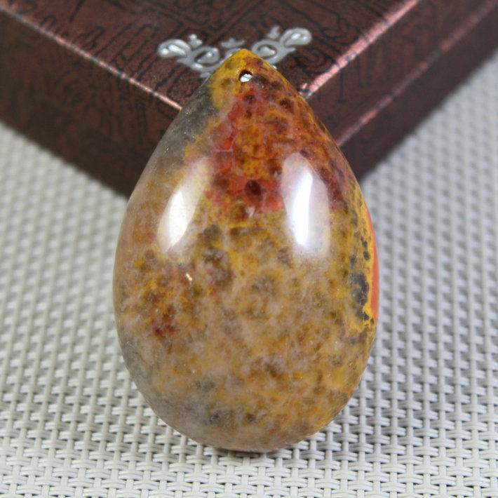 很有特点爆晶花【战国红专营】天然宣化上谷战国红玛瑙吊坠 精品