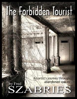 【预售】The Forbidden Tourist: An Artist's Jou