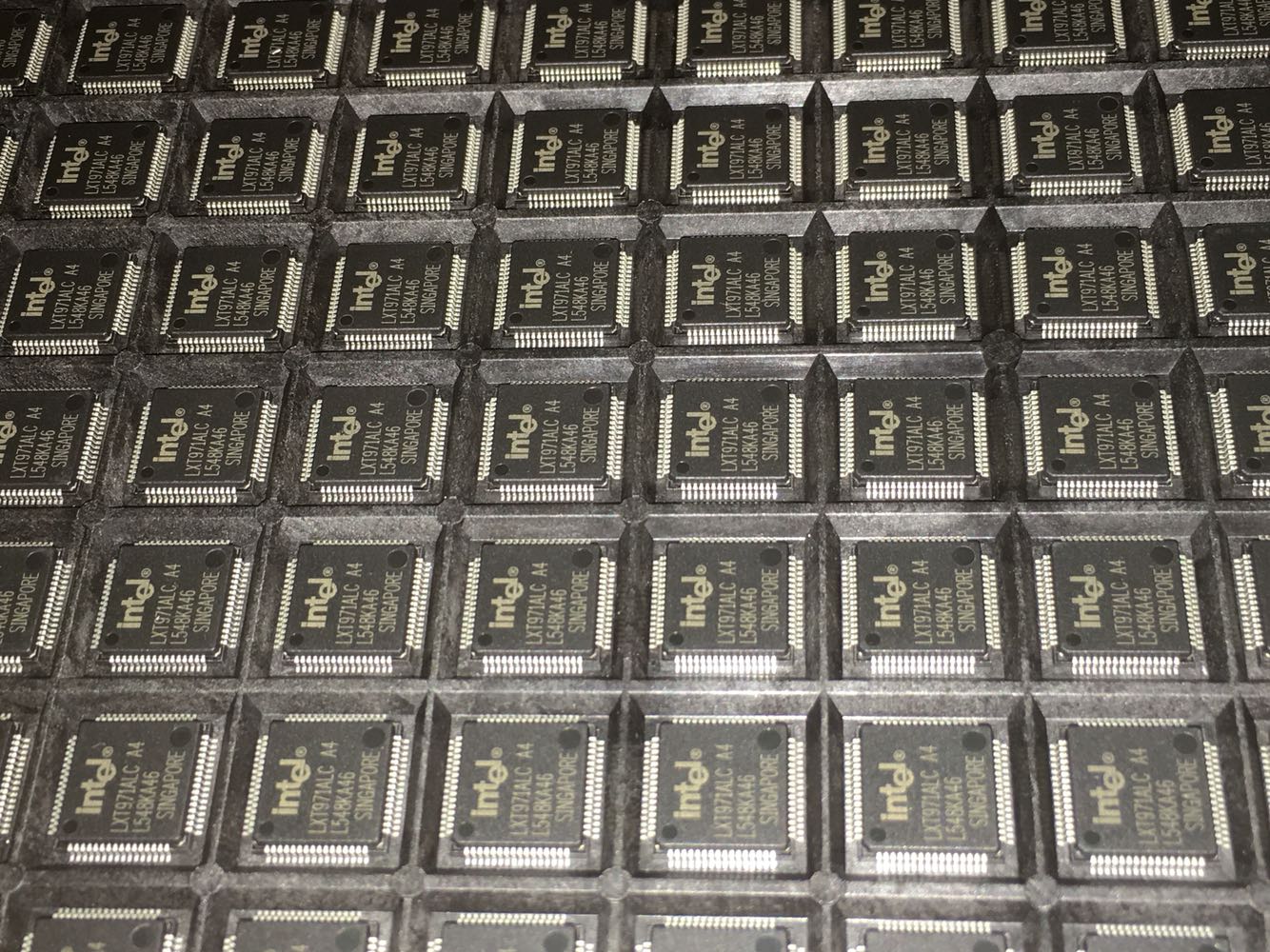 LXT971ALC-A4  TQFP64  INTEL原装现货1000个左右实物拍摄